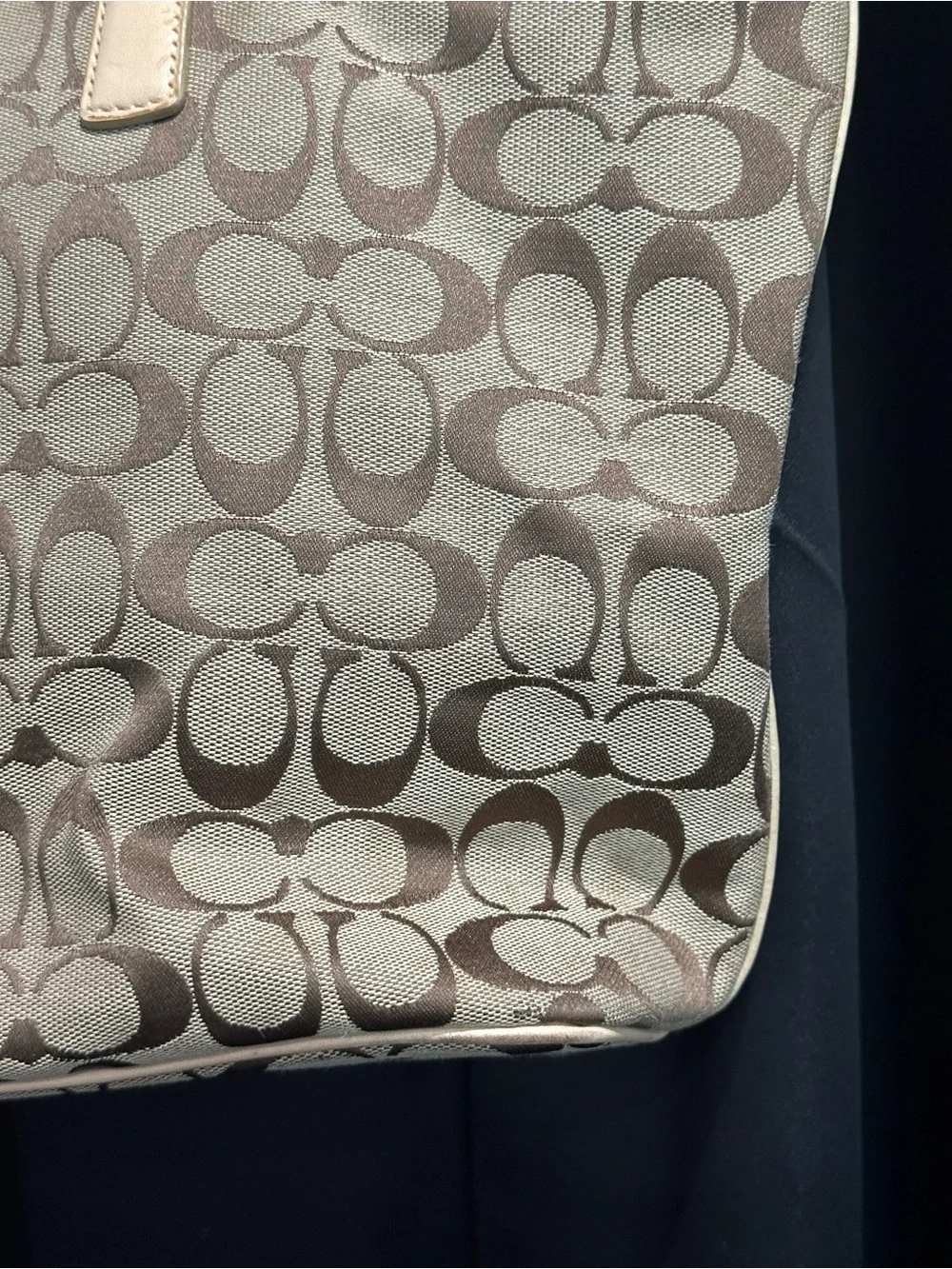 Coach Legacy Weekend Signature Medium Zip Top Tote Khaki Canvas - Picture 4 of 12